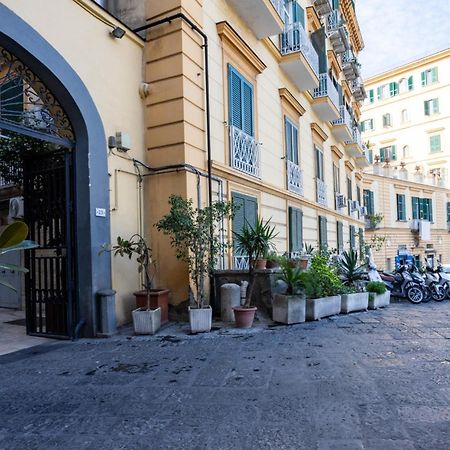 Molo Caracciolo Apartment Naples Exterior photo