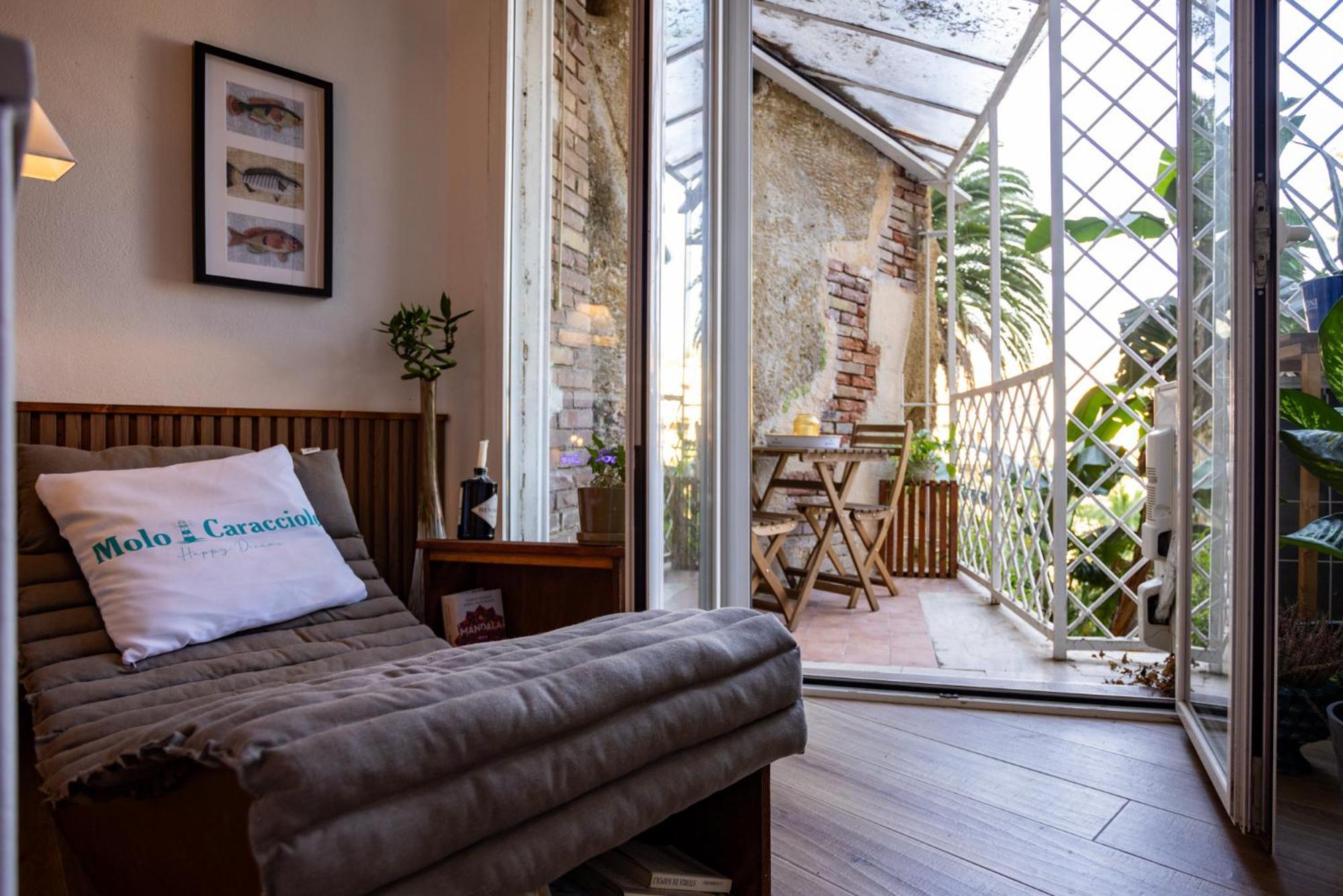 Molo Caracciolo Apartment Naples Exterior photo